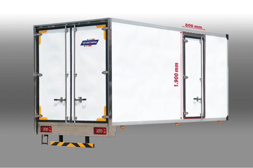 Mặt ngoài thùng composite DOTHANH IZ50M Plus với cửa sau và cửa hông